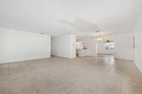 Villa ou maison à vendre à Punta Gorda, Floride: 3 chambres, 196.95 m2 № 1587305 - photo 5