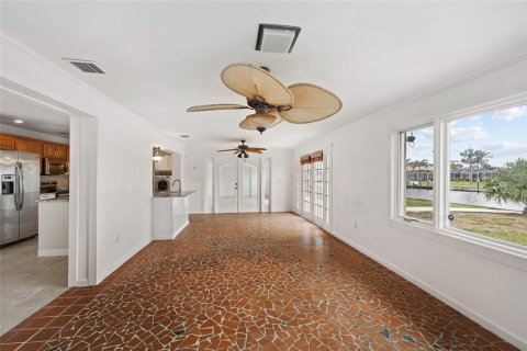 Villa ou maison à vendre à Punta Gorda, Floride: 3 chambres, 196.95 m2 № 1587305 - photo 10