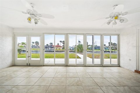 Villa ou maison à vendre à Punta Gorda, Floride: 3 chambres, 196.95 m2 № 1587305 - photo 13