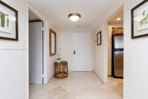 Condo in Aventura, Florida, 2 bedrooms  № 1710391 - photo 5