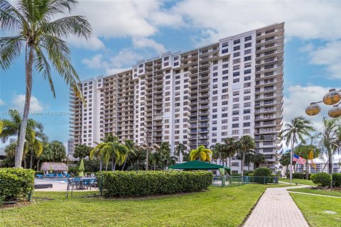 Condo in Aventura, Florida, 2 bedrooms  № 1710391 - photo 2