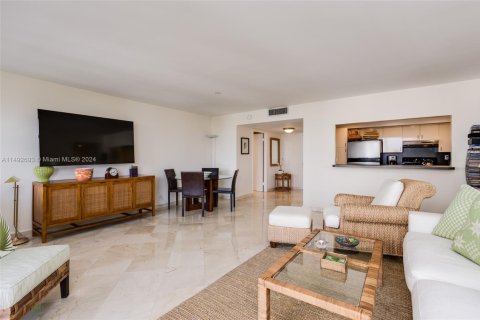 Condo in Aventura, Florida, 2 bedrooms  № 1710391 - photo 14