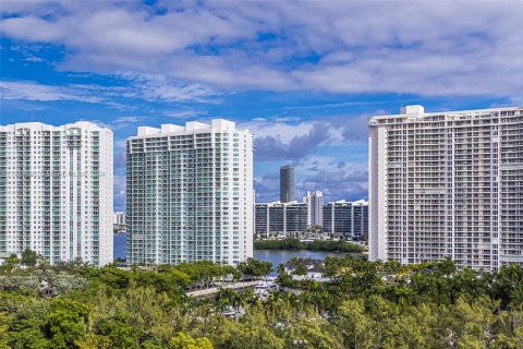 Condo in Aventura, Florida, 2 bedrooms  № 1710391 - photo 21