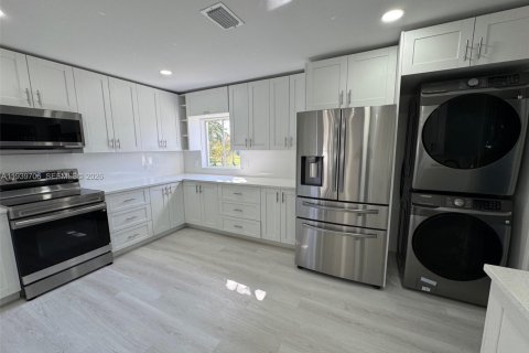 Купить виллу или дом в Форт Майерс, Флорида 3 спальни, 157.38м2, № 1997037 - фото 6