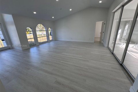 Купить виллу или дом в Форт Майерс, Флорида 3 спальни, 157.38м2, № 1997037 - фото 14