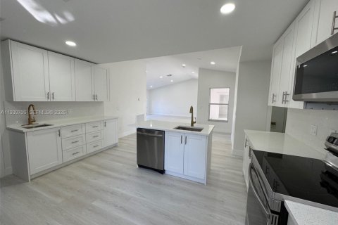 Купить виллу или дом в Форт Майерс, Флорида 3 спальни, 157.38м2, № 1997037 - фото 4