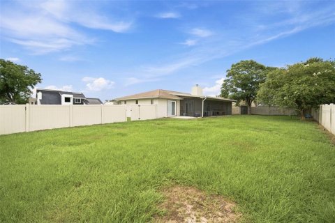 House in Seffner, Florida 4 bedrooms, 165.74 sq.m. № 2126948 - photo 3