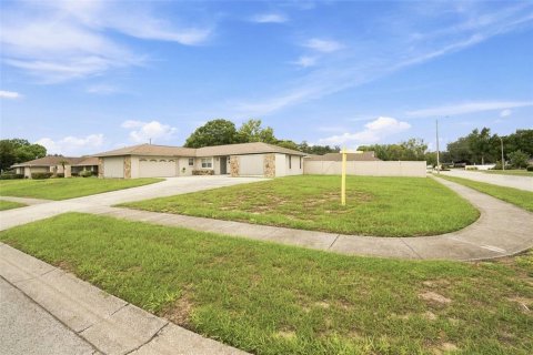 House in Seffner, Florida 4 bedrooms, 165.74 sq.m. № 2126948 - photo 13