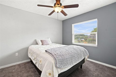 House in Seffner, Florida 4 bedrooms, 165.74 sq.m. № 2126948 - photo 7