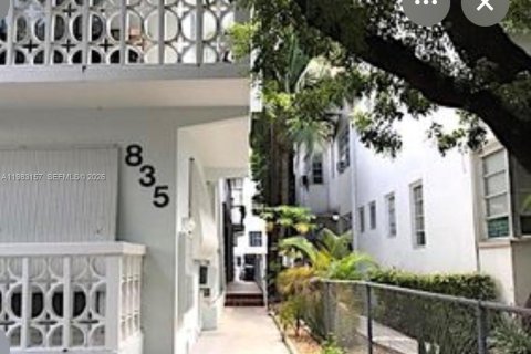 Copropriété à vendre à Miami Beach, Floride: 1 chambre, 55.74 m2 № 2049919 - photo 2