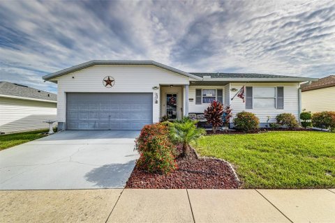 House in Lakeland, Florida 2 bedrooms, 143.53 sq.m. № 1907642 - photo 1