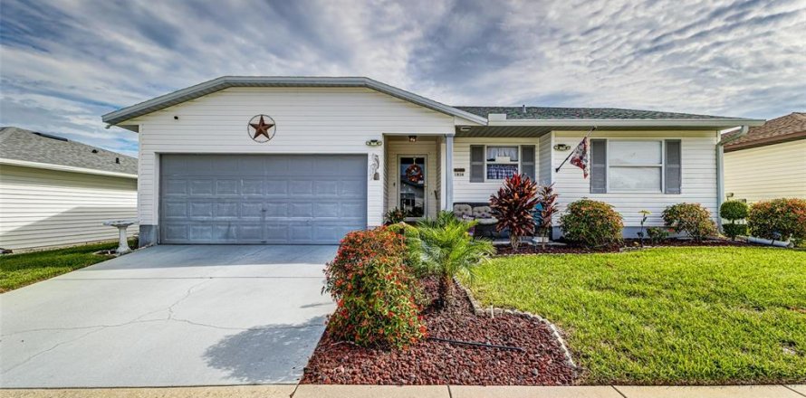 House in Lakeland, Florida 2 bedrooms, 143.53 sq.m. № 1907642