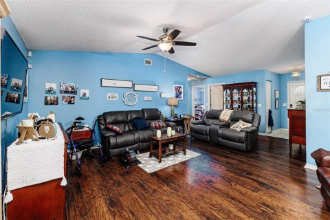 House in Lakeland, Florida 2 bedrooms, 143.53 sq.m. № 1907642 - photo 2