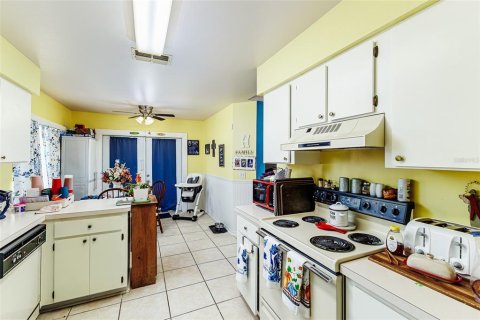 House in Lakeland, Florida 2 bedrooms, 143.53 sq.m. № 1907642 - photo 4