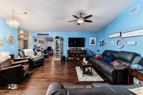 House in Lakeland, Florida 2 bedrooms, 143.53 sq.m. № 1907642 - photo 3