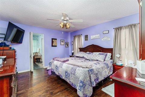 House in Lakeland, Florida 2 bedrooms, 143.53 sq.m. № 1907642 - photo 9