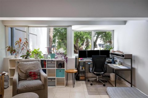 Condo in Miami, Florida, 2 bedrooms  № 2060713 - photo 5