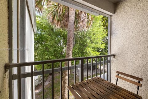 Condo in Miami, Florida, 2 bedrooms  № 2060713 - photo 17