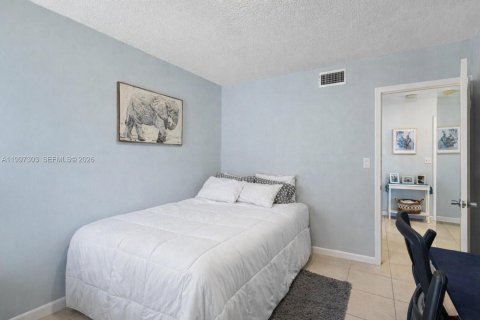 Condo in Miami, Florida, 2 bedrooms  № 2060713 - photo 22