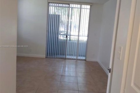 Купить кондоминиум в Коконат Крик, Флорида 2 спальни, 90.58м2, № 1933714 - фото 9