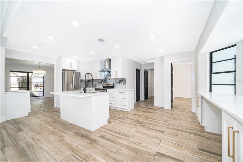 Villa ou maison à vendre à Longwood, Floride: 4 chambres, 191.94 m2 № 2144551 - photo 11