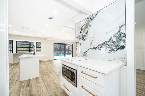 Villa ou maison à vendre à Longwood, Floride: 4 chambres, 191.94 m2 № 2144551 - photo 13