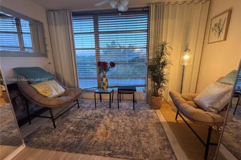 Condo in Sunrise, Florida, 2 bedrooms  № 1765058 - photo 9