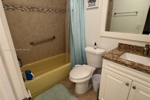 Condo in Sunrise, Florida, 2 bedrooms  № 1765058 - photo 15