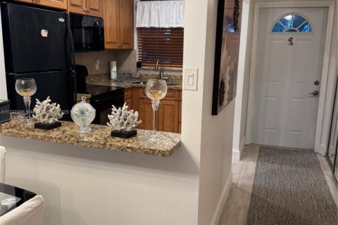 Condo in Sunrise, Florida, 2 bedrooms  № 1765058 - photo 7