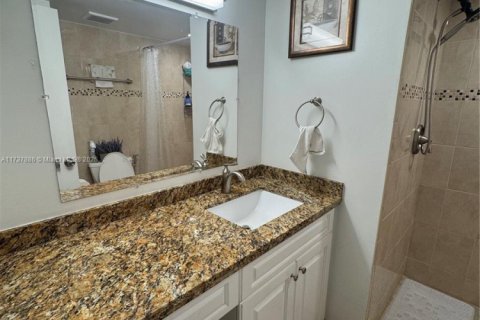 Condo in Sunrise, Florida, 2 bedrooms  № 1765058 - photo 12
