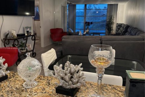 Condo in Sunrise, Florida, 2 bedrooms  № 1765058 - photo 6