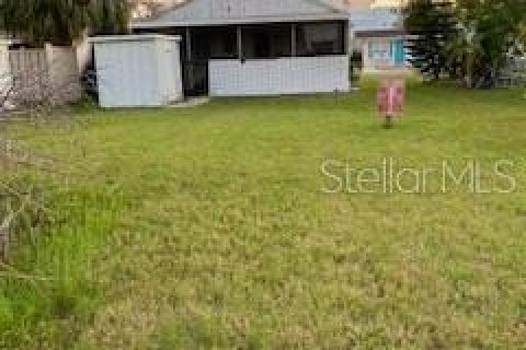 Land in Redington Shores, Florida № 1888674 - photo 1