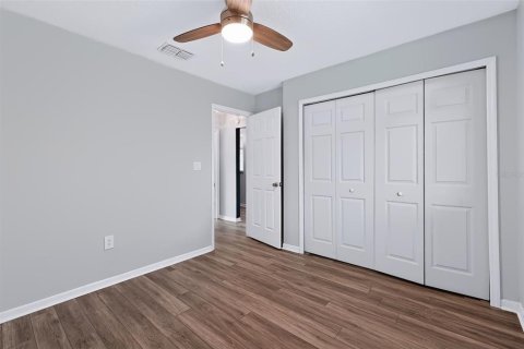 House in Palm Harbor, Florida 3 bedrooms, 127.28 sq.m. № 2405076 - photo 12