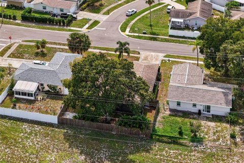 House in Palm Harbor, Florida 3 bedrooms, 127.28 sq.m. № 2405076 - photo 3