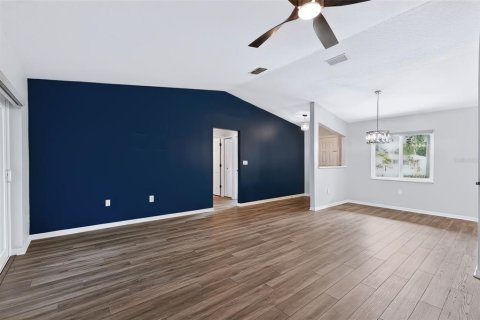 House in Palm Harbor, Florida 3 bedrooms, 127.28 sq.m. № 2405076 - photo 18