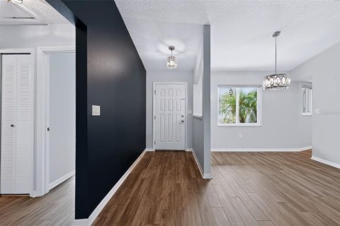 House in Palm Harbor, Florida 3 bedrooms, 127.28 sq.m. № 2405076 - photo 10