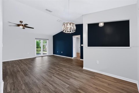 House in Palm Harbor, Florida 3 bedrooms, 127.28 sq.m. № 2405076 - photo 20