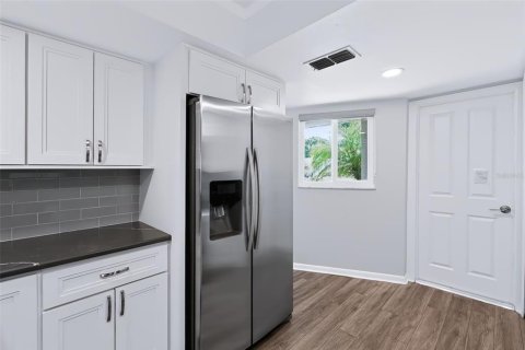 House in Palm Harbor, Florida 3 bedrooms, 127.28 sq.m. № 2405076 - photo 28