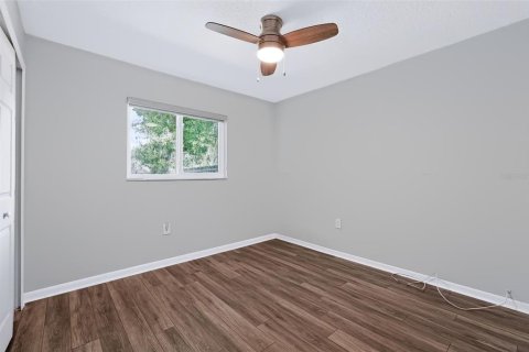 House in Palm Harbor, Florida 3 bedrooms, 127.28 sq.m. № 2405076 - photo 11