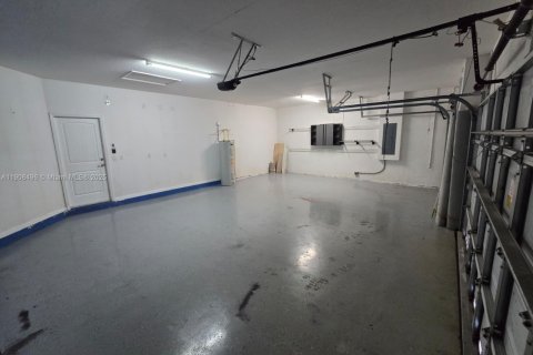 Купить виллу или дом в Майами, Флорида 3 спальни, 211.35м2, № 1964469 - фото 30