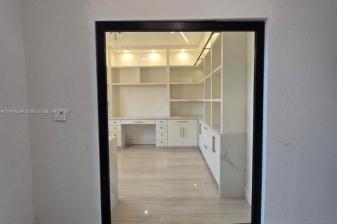 Купить виллу или дом в Майами, Флорида 3 спальни, 211.35м2, № 1964469 - фото 10