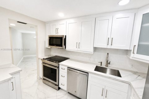 Condo in Aventura, Florida, 2 bedrooms  № 2270411