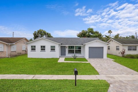 Villa ou maison à Boca Raton, Floride 3 chambres, 137.59 m2 № 2087505