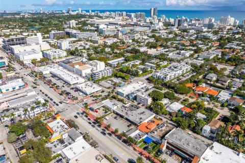 Propiedad comercial en venta en Miami Beach, Florida № 2010205 - foto 11