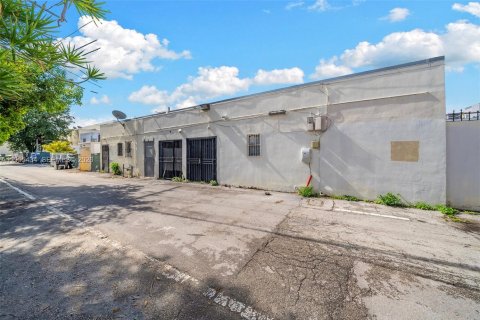 Propiedad comercial en venta en Miami Beach, Florida № 2010205 - foto 24