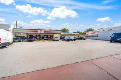 Propiedad comercial en venta en Miami Beach, Florida № 2010205 - foto 5