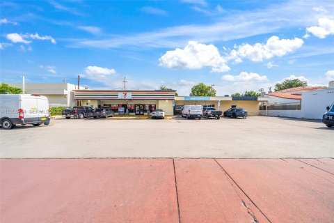 Propiedad comercial en venta en Miami Beach, Florida № 2010205 - foto 3