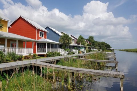 House in Okeechobee, Florida 3 bedrooms, 133.22 sq.m. № 2279038 - photo 2
