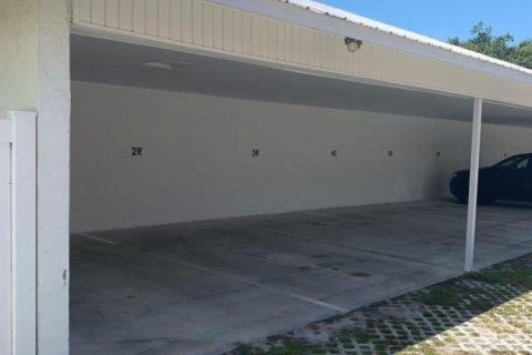 House in Okeechobee, Florida 3 bedrooms, 133.22 sq.m. № 2279038 - photo 9