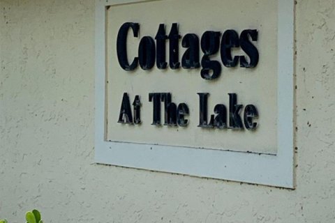 House in Okeechobee, Florida 3 bedrooms, 133.22 sq.m. № 2279038 - photo 22